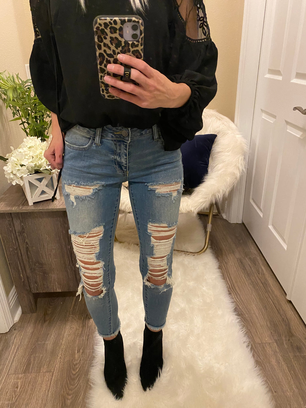 Cello Distressed Mid Rise Skinny Jeans
